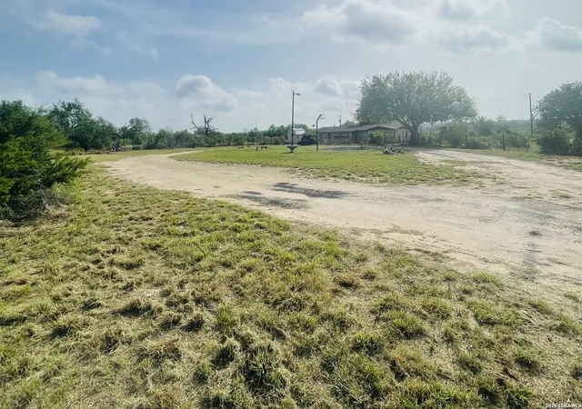 4th image of 141 County Road 779, Devine, TX 78016 | MLS# 2002150