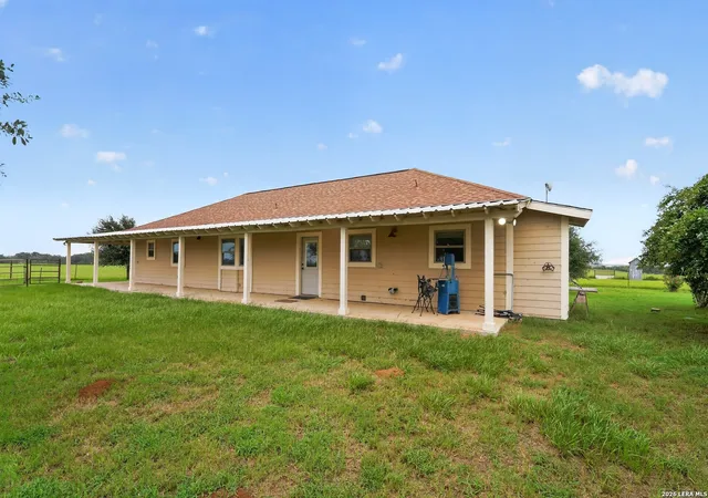 2nd image of 2217 County Road 412, Stockdale, TX 78160 | MLS# 2002180