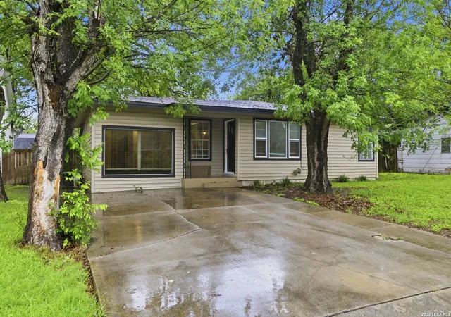 1st image of 129 Phil Wilson, Boerne, TX 78006 | MLS# 2002182