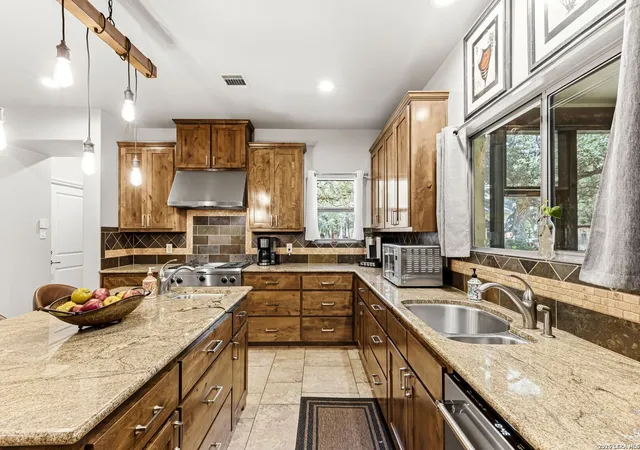 Photo 4 of Sale Pending at 900 Indigo Run Dr, Bulverde, TX 78163 | MLS# 2002240 | Listing updated on 2026-08-12