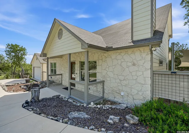 3rd image of 1620 Point Vw, Spring Branch, TX 78070 | MLS# 2002250