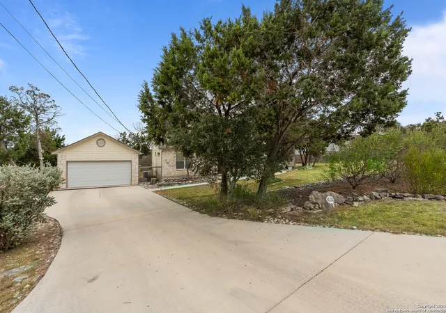 43rd image of 1620 Point Vw, Spring Branch, TX 78070 | MLS# 2002250