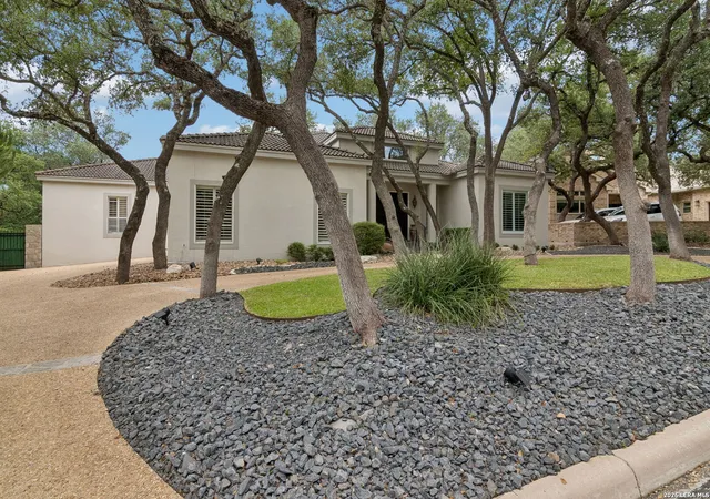 Photo 3 of Sale Pending at 17 Westelm Cir, San Antonio, TX 78230 | MLS# 2002251 | Listing updated on 2026-09-20
