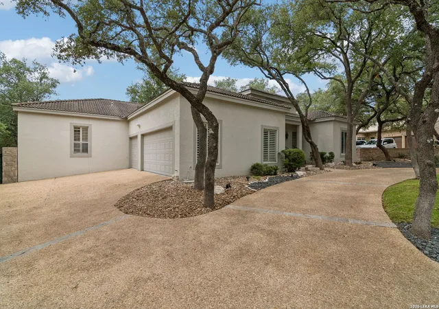 Photo 4 of Sale Pending at 17 Westelm Cir, San Antonio, TX 78230 | MLS# 2002251 | Listing updated on 2026-09-20