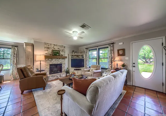 5th image of 610 County Road 342, Hondo, TX 78861 | MLS# 2002259