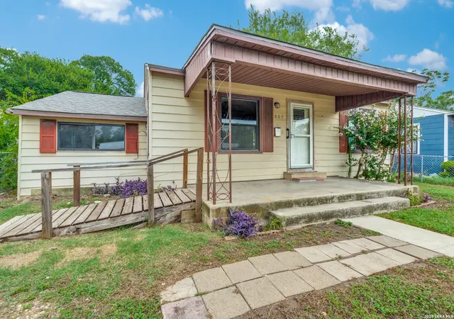 Photo 3 of Single family home for sale at 607 Wright Ave, Schertz, TX 78154 | MLS# 2002308 | Listing updated on 2026-08-02