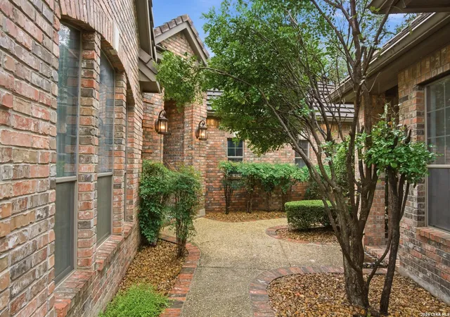 2nd image of 82 Westcourt Ln, San Antonio, TX 78257 | MLS# 2002312