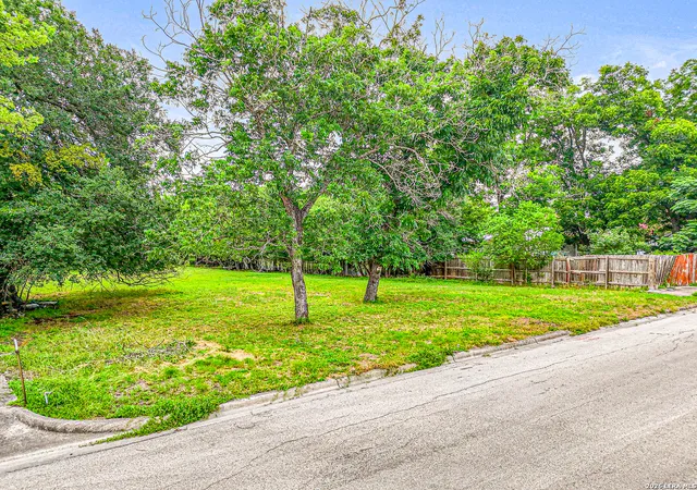 Photo 1 of Land for sale at 260 N Hackberry Ave, New Braunfels, TX 78130 | MLS# 2002322 | Listing updated on 2026-09-09