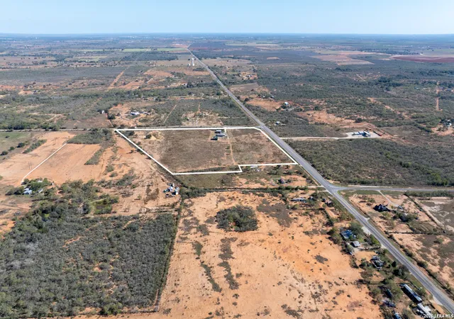 39th image of 6286 Fm 2146, Jourdanton, TX 78026 | MLS# 2002327