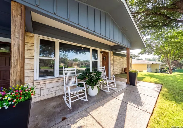 Photo 4 of Sale Pending at 419 Mcneel Rd, San Antonio, TX 78228 | MLS# 2002333 | Listing updated on 2026-09-09