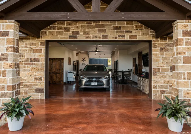 Photo 3 of Single family home for sale at 238 Sabinas Creek Ranch Rd, Boerne, TX 78006 | MLS# 2002339 | Listing updated on 2026-09-23