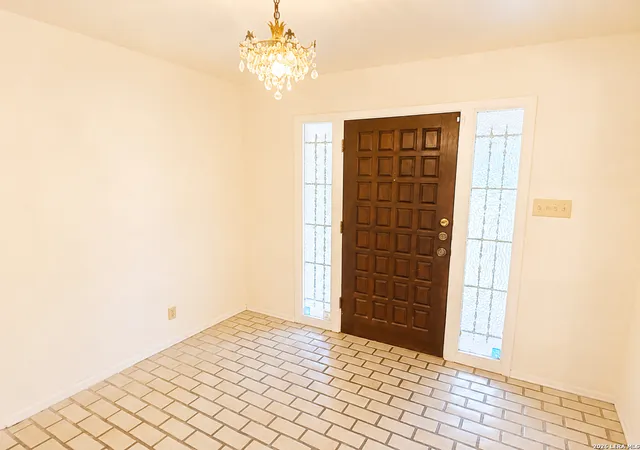 Photo 4 of Sale Pending at 11103 Whisper Holw St, San Antonio, TX 78230 | MLS# 2002375 | Listing updated on 2026-08-05