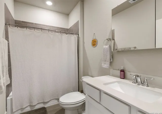 Photo 4 of Single family home for sale at 16911 Eaton Terrace, San Antonio, TX 78247 | MLS# 2002377 | Listing updated on 2026-08-03