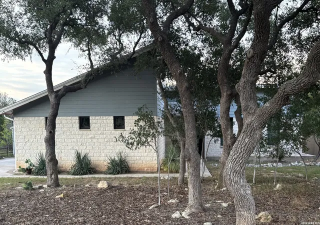 1st image of 172 Bluff Trl, Dripping Springs, TX 78620 | MLS# 2002389