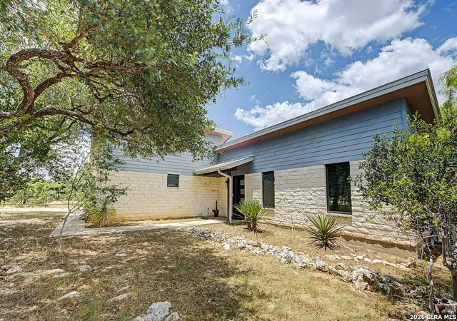 2nd image of 172 Bluff Trl, Dripping Springs, TX 78620 | MLS# 2002389