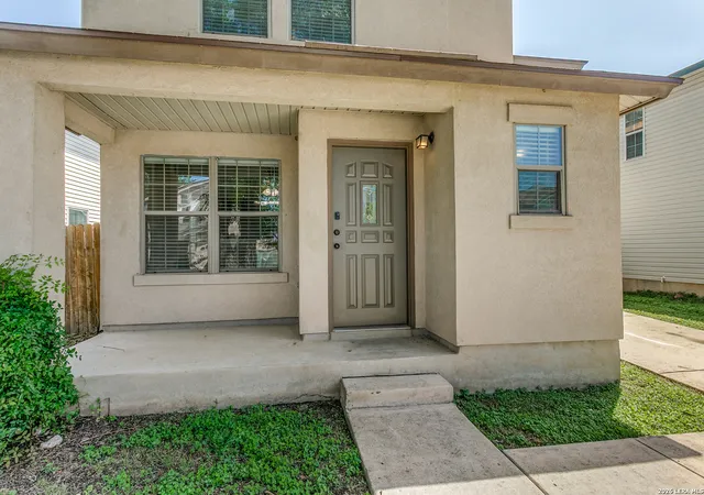 Photo 3 of Sale Pending at 14 Kenrock Rdg, San Antonio, TX 78254 | MLS# 2002393 | Listing updated on 2026-09-08