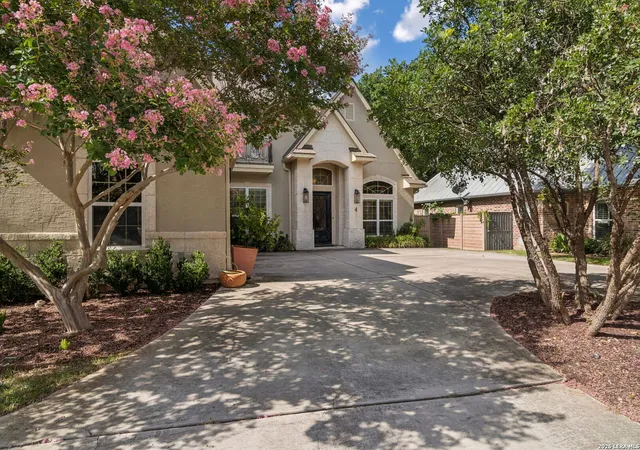 Photo 2 of Single family home for sale at 4 Cobham, San Antonio, TX 78218 | MLS# 2002395 | Listing updated on 2026-08-02