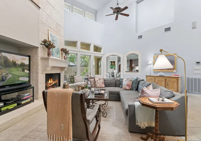 Photo 4 of Single family home for sale at 4 Cobham, San Antonio, TX 78218 | MLS# 2002395 | Listing updated on 2026-08-02