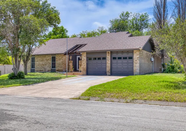 Photo 4 of Single family home for sale at 208 Echo Valley, Del Rio, TX 78840 | MLS# 2002420 | Listing updated on 2026-08-02