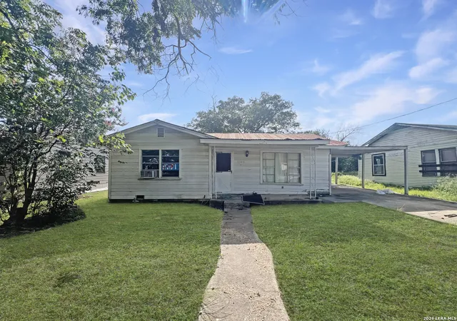 1st image of 1008 Avenue T, Hondo, TX 78861 | MLS# 2002429