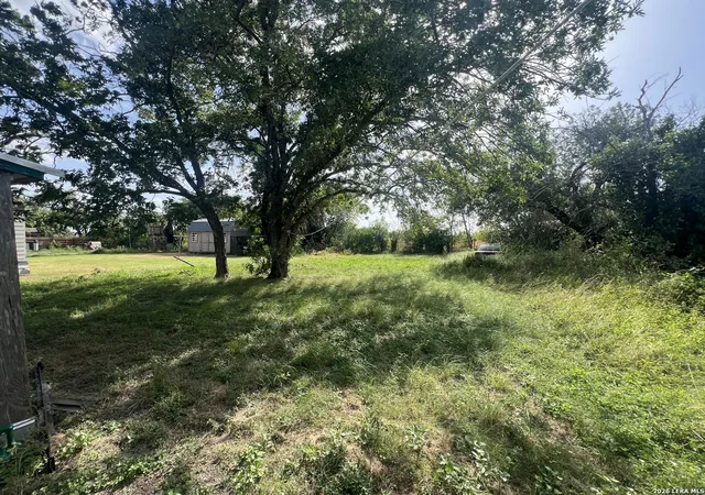 14th image of 1008 Avenue T, Hondo, TX 78861 | MLS# 2002429
