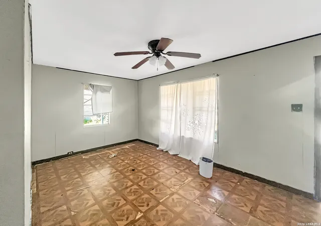 5th image of 1008 Avenue T, Hondo, TX 78861 | MLS# 2002429