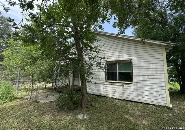 Photo 4 of Single family home for sale at 209 N Oneal Ave, Sinton, TX 78387 | MLS# 2002437 | Listing updated on 2026-08-02