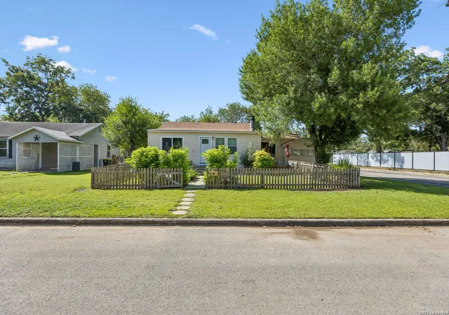 2nd image of 600 Winburn Ave, Schertz, TX 78154 | MLS# 2002464