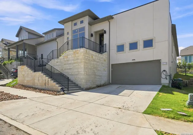 image of 311 Navarro, Boerne, TX 78006 | MLS# 2002480