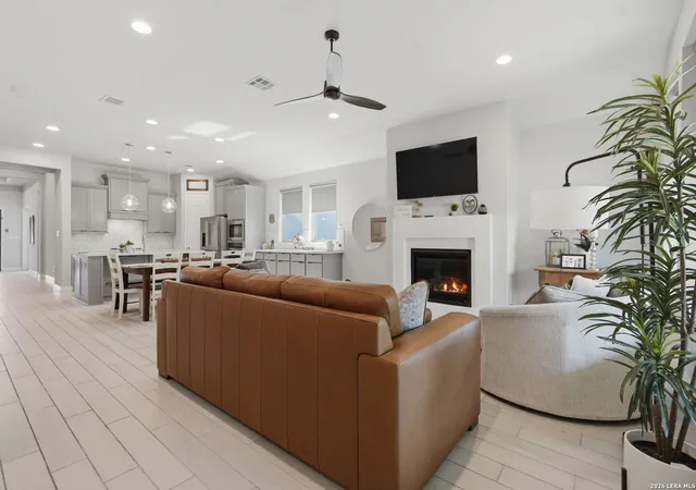 image of 311 Navarro, Boerne, TX 78006 | MLS# 2002480