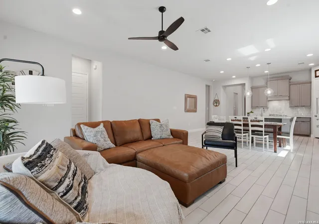 image of 311 Navarro, Boerne, TX 78006 | MLS# 2002480