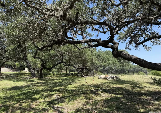 2nd image of 265 Oak Hideaway Dr, Canyon Lake, TX 78133 | MLS# 2002485