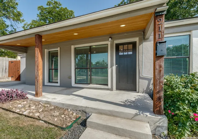 3rd image of 211 Beverly Dr, San Antonio, TX 78228 | MLS# 2002492