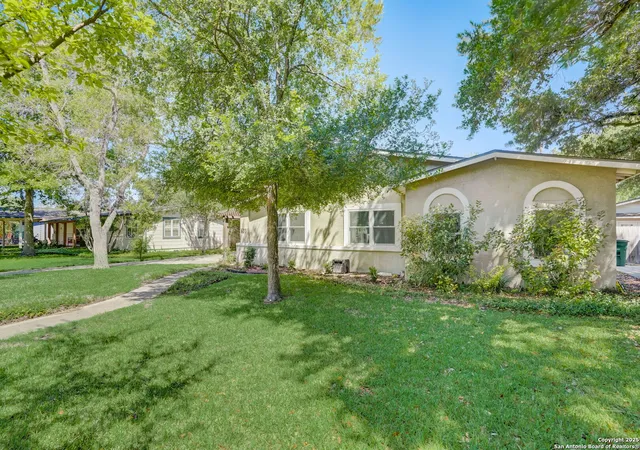 3rd image of 631 E Nottingham Dr, San Antonio, TX 78209 | MLS# 2002493