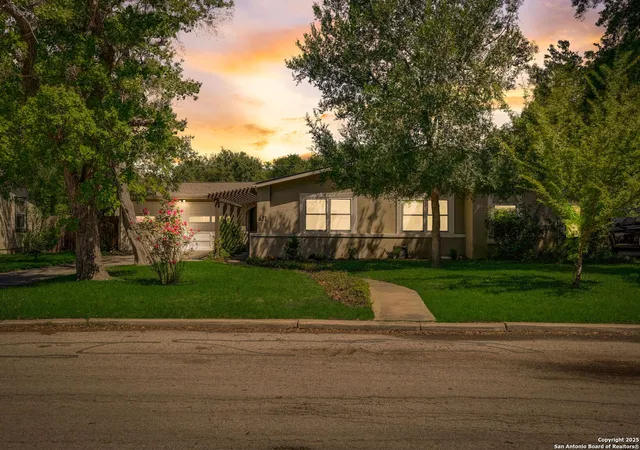 5th image of 631 E Nottingham Dr, San Antonio, TX 78209 | MLS# 2002493
