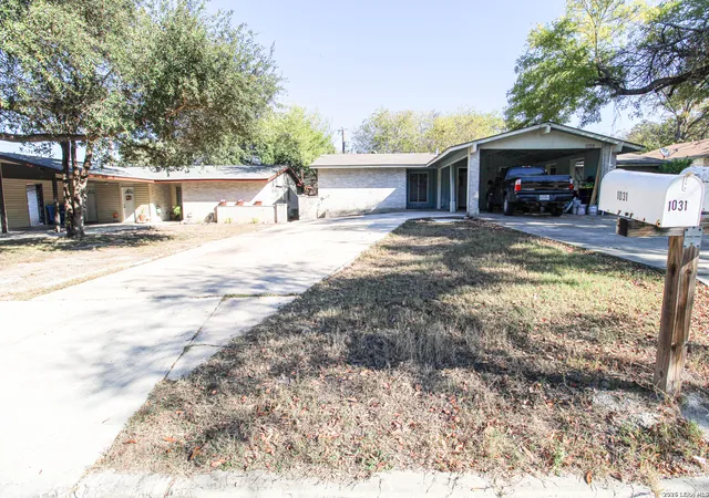 Photo 3 of Multi family home for sale at 1031 Fabulous, San Antonio, TX 78213 | MLS# 2002501 | Listing updated on 2026-09-10