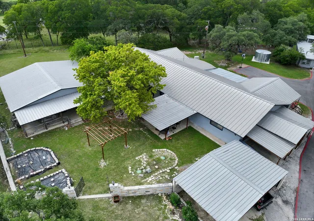 2nd image of 319 Los Indios Rd, Boerne, TX 78006 | MLS# 2002509