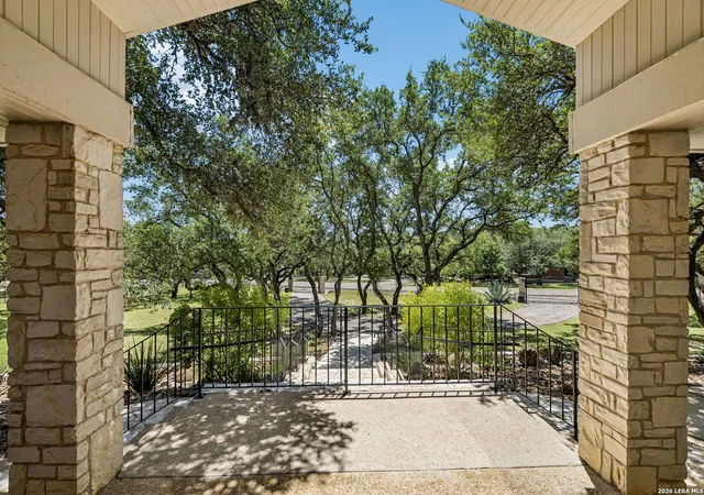 Photo 3 of Sale Pending at 8615 Summer Song Cir, Fair Oaks Ranch, TX 78015 | MLS# 2002530 | Listing updated on 2026-08-01
