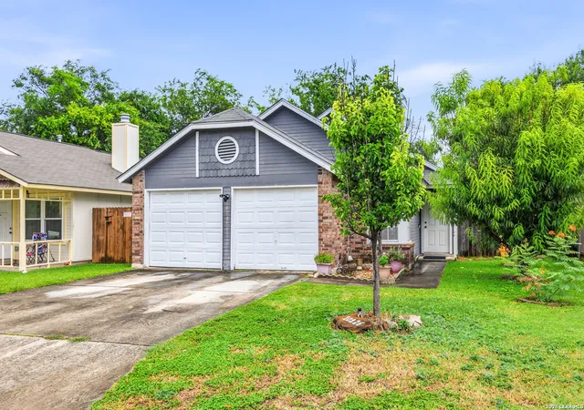 Photo 3 of Single family home for sale at 10126 Pebblestone, San Antonio, TX 78250 | MLS# 2002555 | Listing updated on 2026-08-03