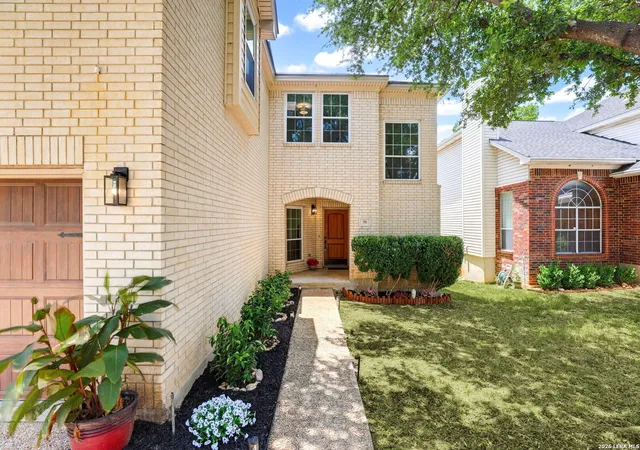 Photo 3 of Sale Pending at 38 Morgans Blf, San Antonio, TX 78216 | MLS# 2002565 | Listing updated on 2026-09-14