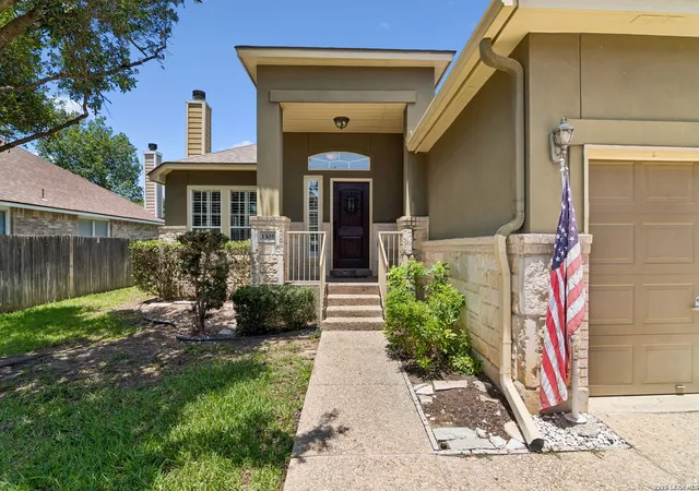 Photo 4 of Single family home for sale at 1303 Bluff Forest, San Antonio, TX 78248 | MLS# 2002566 | Listing updated on 2026-09-15