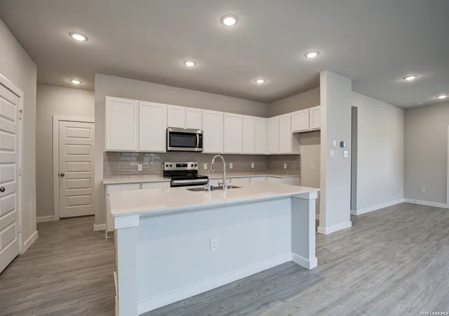 Photo 3 of Single family home for sale at 2343 Crisp Gln, San Antonio, TX 78224 | MLS# 2002574 | Listing updated on 2026-09-16