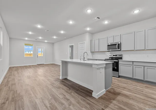 Photo 3 of Single family home for sale at 2347 Crisp Gln, San Antonio, TX 78224 | MLS# 2002580 | Listing updated on 2026-09-17