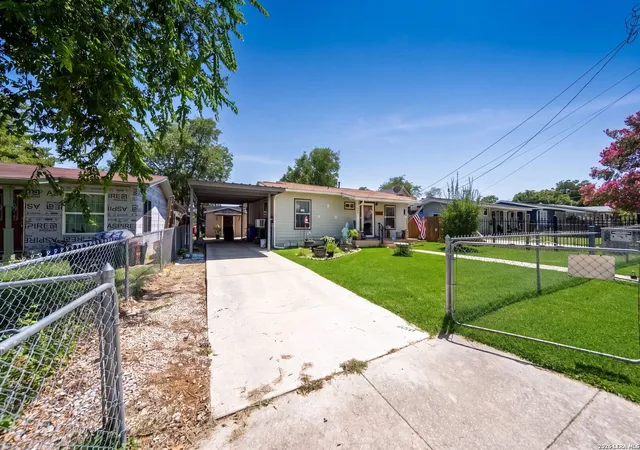 Photo 2 of Single family home for sale at 114 Smallwood Dr, San Antonio, TX 78210 | MLS# 2002598 | Listing updated on 2026-09-14