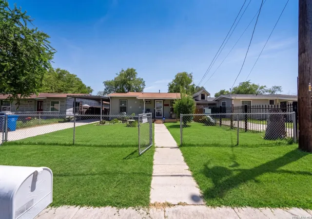Photo 3 of Single family home for sale at 114 Smallwood Dr, San Antonio, TX 78210 | MLS# 2002598 | Listing updated on 2026-09-14
