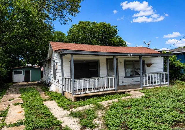 Photo 1 of Single family home for sale at 423 N San Ignacio Ave, San Antonio, TX 78228 | MLS# 2002607 | Listing updated on 2026-09-13