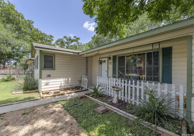Photo 3 of Single family home for sale at 517 Uhland Rd, San Marcos, TX 78666 | MLS# 2002624 | Listing updated on 2026-09-19
