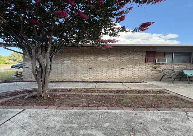 Photo 1 of Single family home for sale at 7430 Pipers Creek St, San Antonio, TX 78251 | MLS# 2002637 | Listing updated on 2026-08-22