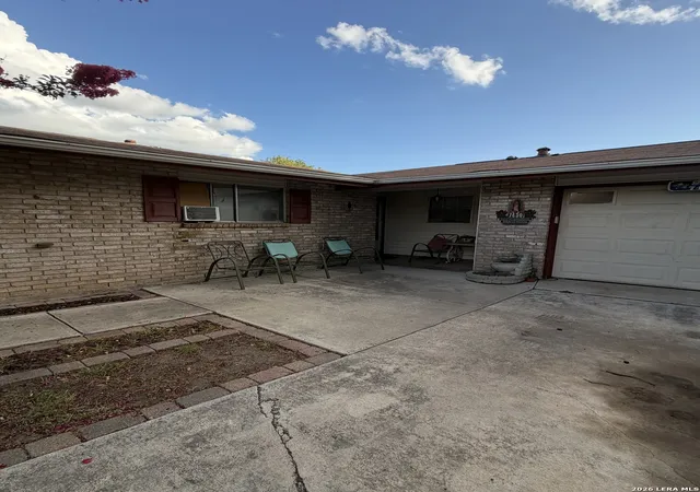 Photo 2 of Single family home for sale at 7430 Pipers Creek St, San Antonio, TX 78251 | MLS# 2002637 | Listing updated on 2026-08-22