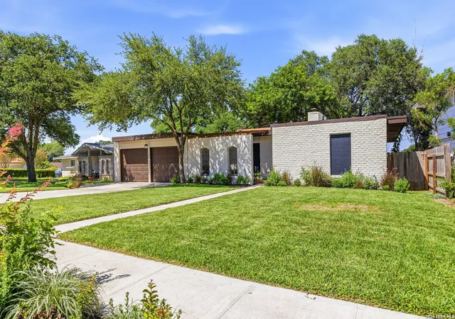 Photo 2 of Sale Pending at 10806 Lands Run St, San Antonio, TX 78230 | MLS# 2002681 | Listing updated on 2026-08-13